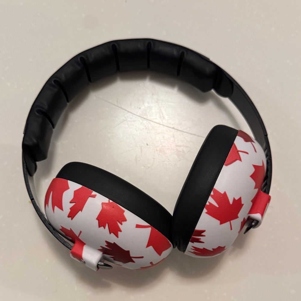 Maple Leaf Pattern noise canceling baby headphones